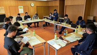 十勝六花フィールドでは経営面のメリットや家族の出役など様々な質問が交わされました
