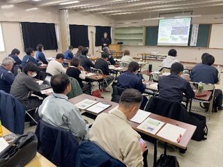 積講師より「本当に「経営と生活を守る」ための考え方」を研修