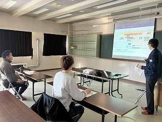 竹永係長より、畑作物栽培の基礎を説明
