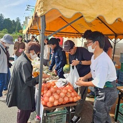 野菜は次々と完売!