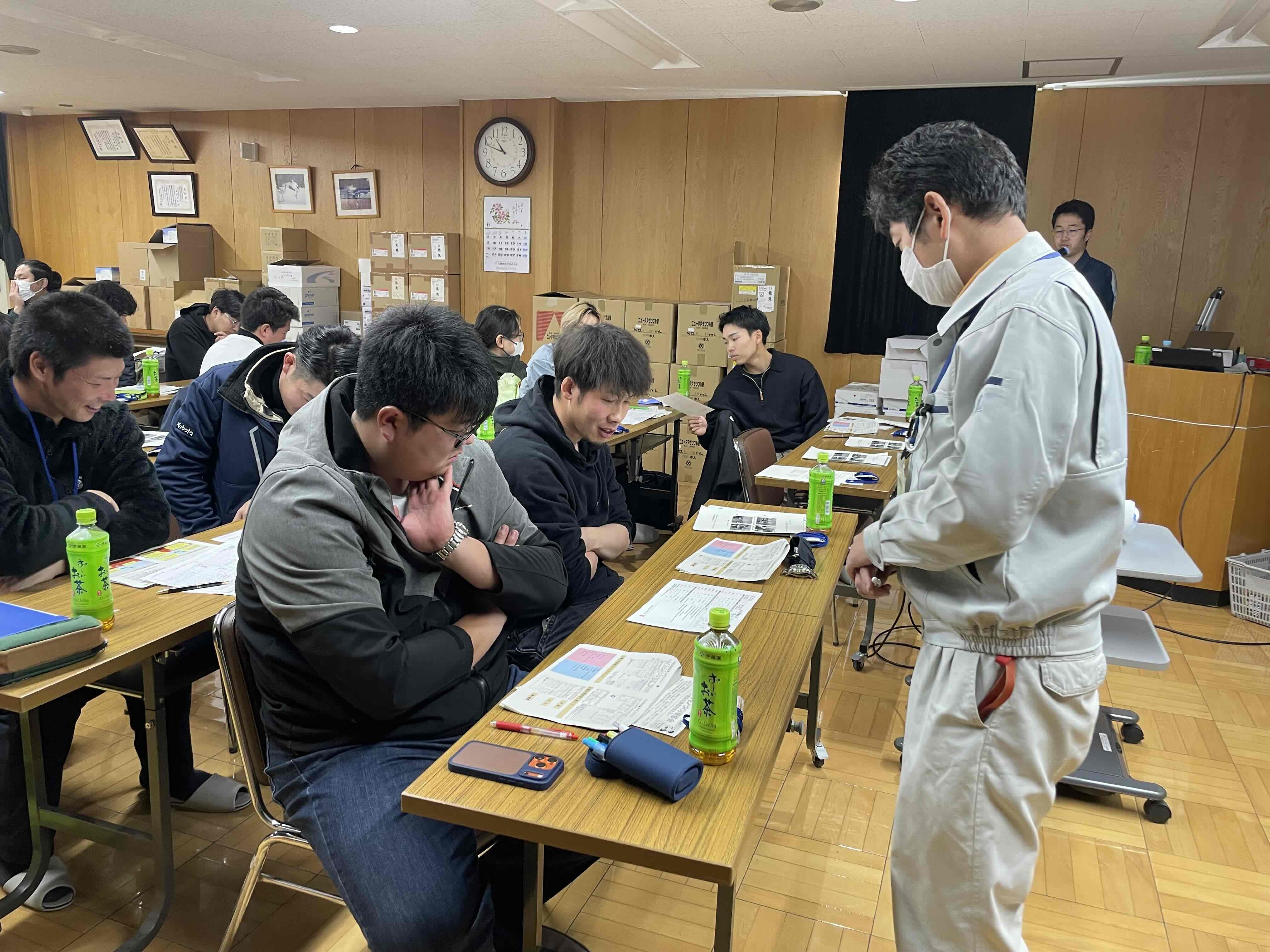 持ち寄った土壌診断表からほ場の特徴を確認