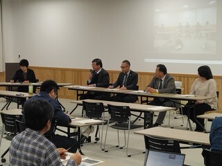 農業者、行政、学校の立場からトークセッション