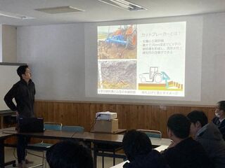 「全層心土破砕機」の特徴を解説