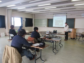 田村専門普及指導員より、輪作や病害虫管理の重要性を講話